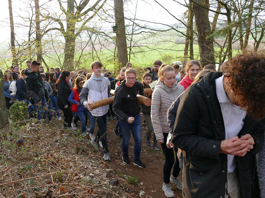 Ökumenischer Jugendkreuzweg in Naumburg (Foto: Karl-Franz Thiede)